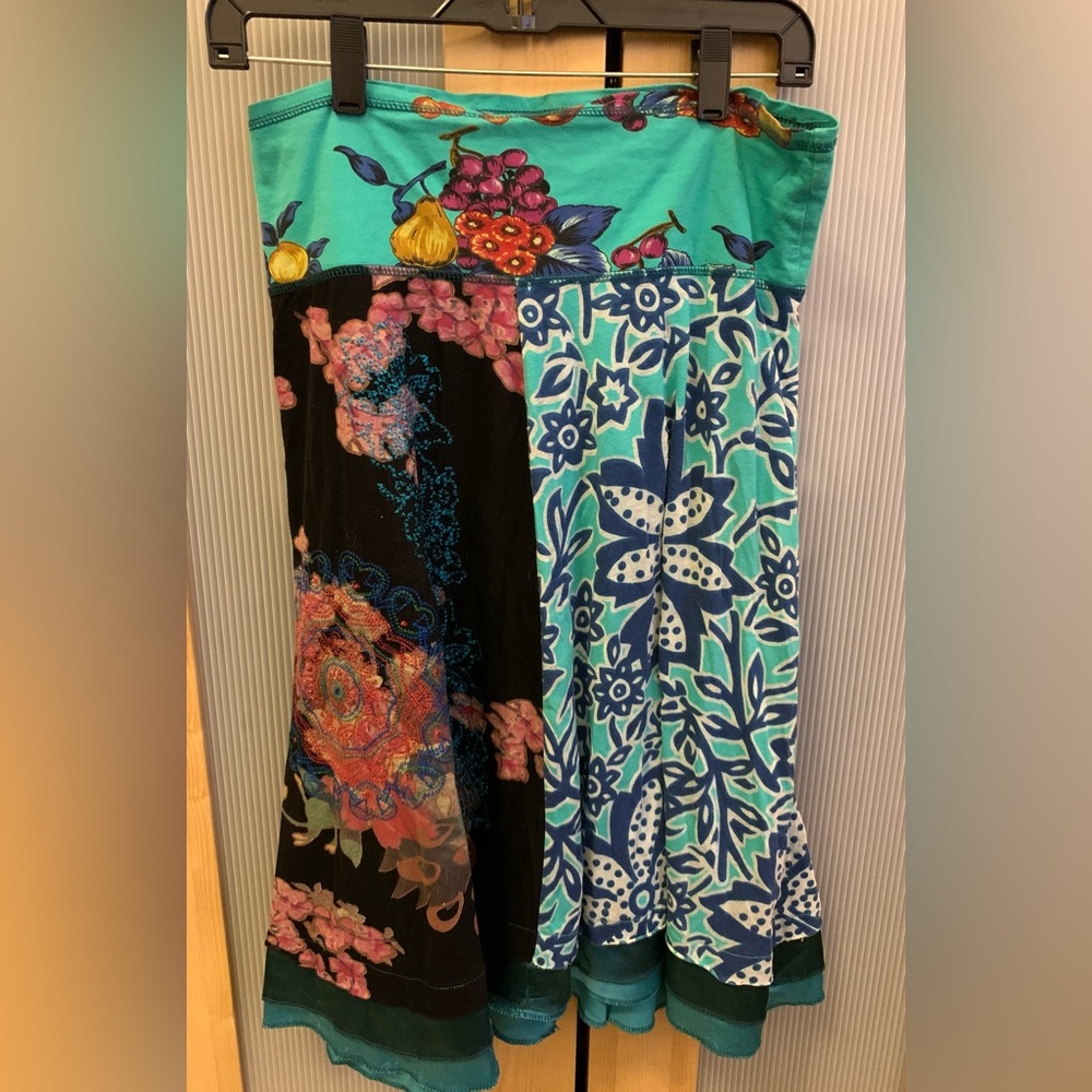 Desigual floral above the knee skirt Size M